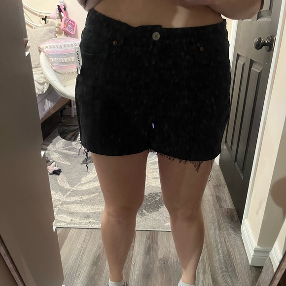 Old Navy Black Cut Off Jean Shorts - Picture 6 of 7